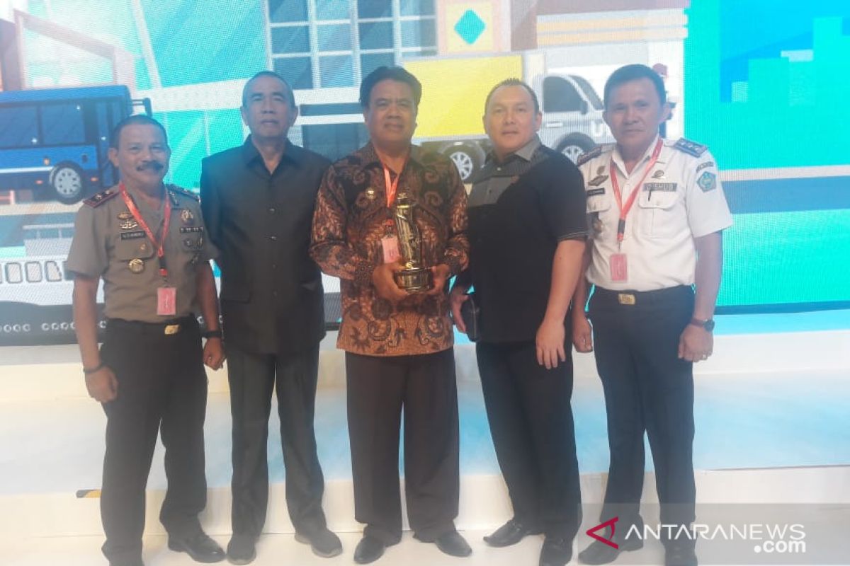 Bupati Sangihe terima penghargaan Wahana Tata Nugraha 2019