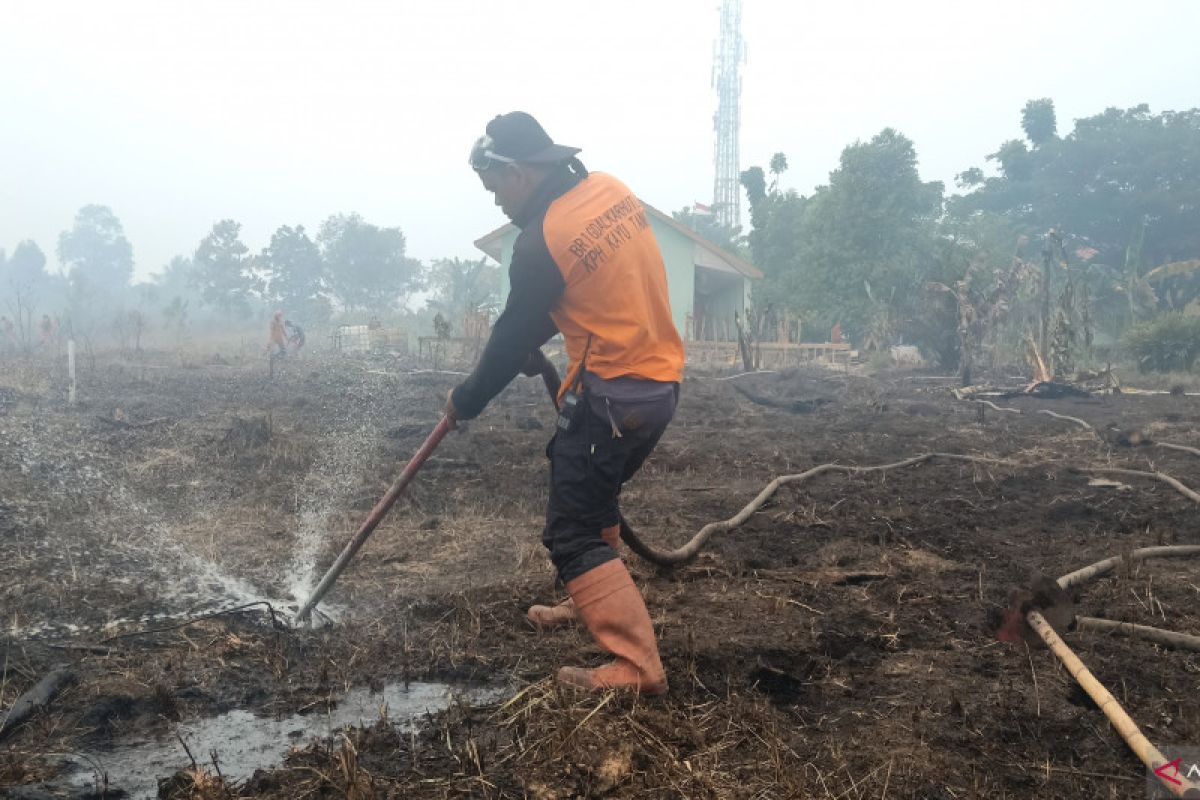 Suntikan gambut redam kebakaran lahan kawasan Tegal Arum Banjarbaru