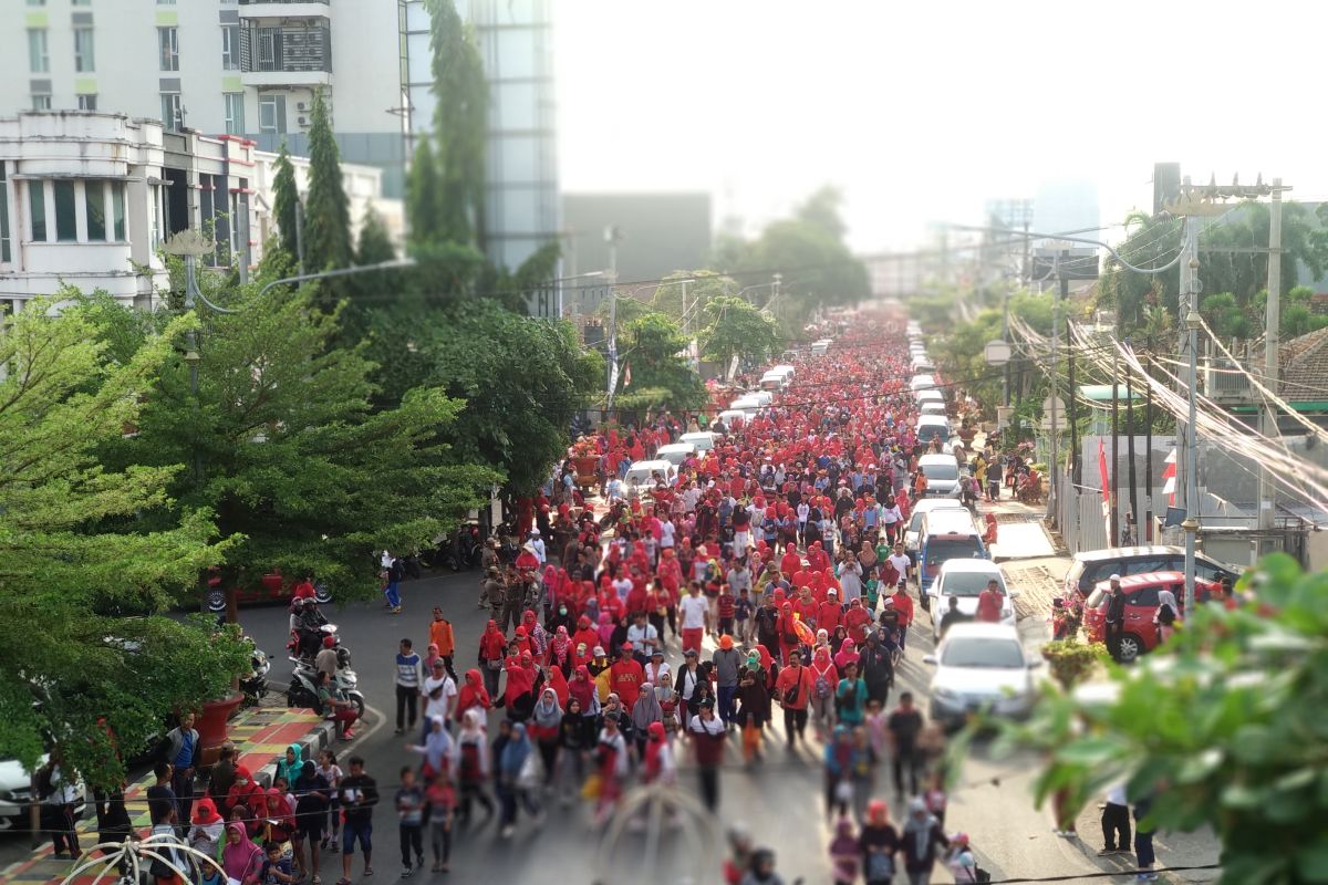 Peringati HUT ke-12 Majelis Pengajian Rachmat Hidayat gelar jalan sehat