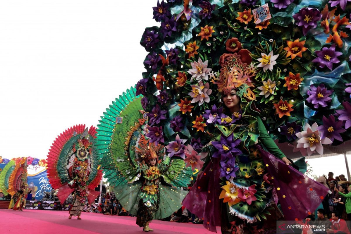 Malang Flower Carnival mempromosikan wisata Kota Malang