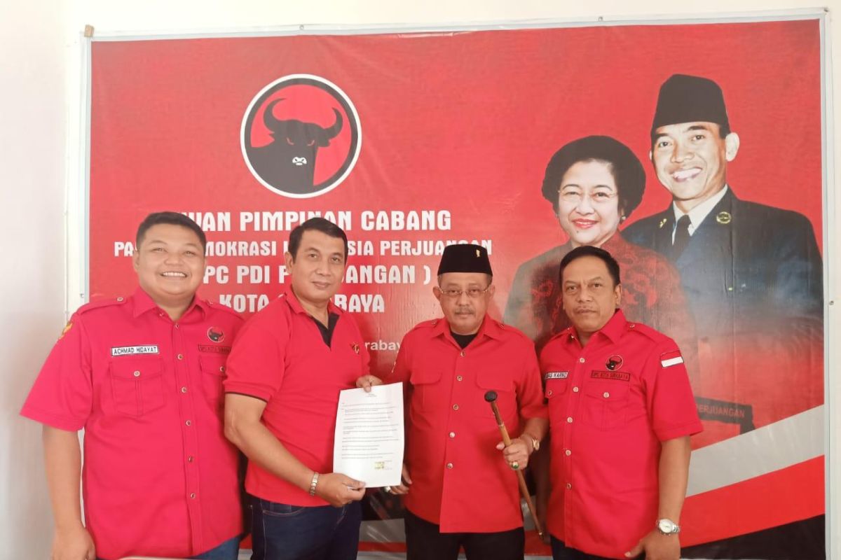 Armudji lengkapi berkas pendaftaran Bakal Cawawali Surabaya di PDIP