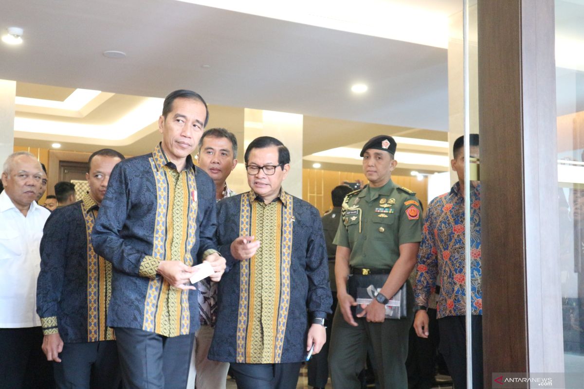 Jokowi segera ajukan revisi 74 undang-undang