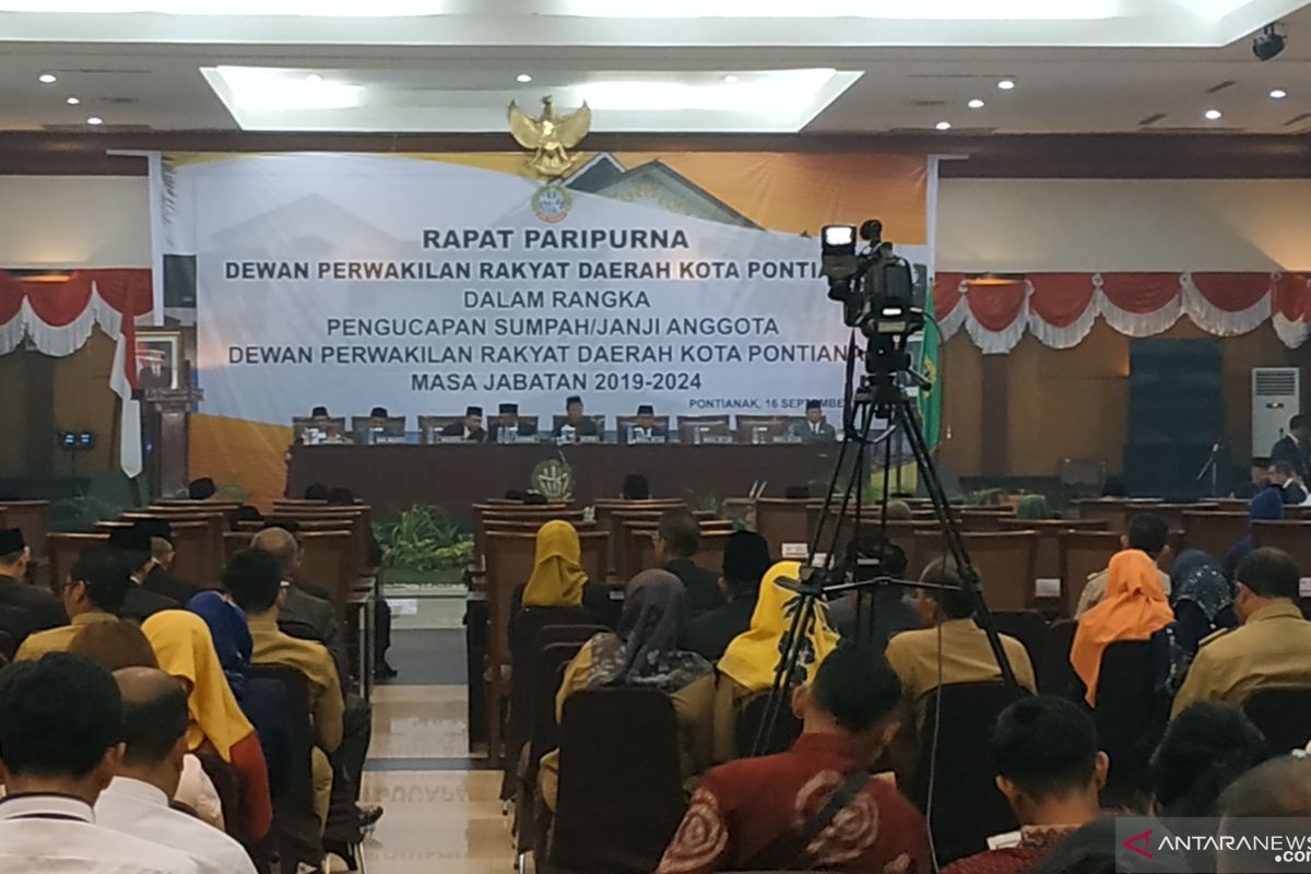 Gubernur Kalbar hadiri pelantikan anggota DPRD Kota Pontianak