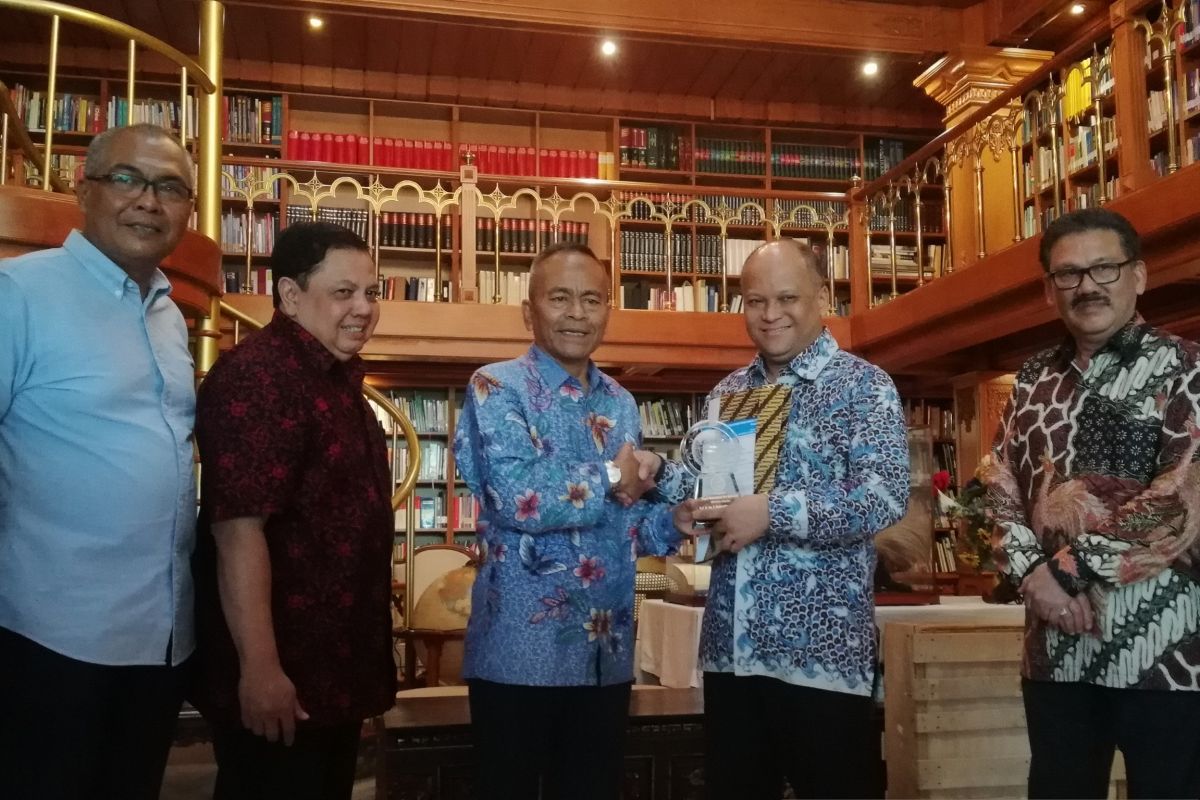 Ilham Habibie: Hoaks adalah tantangan medsos