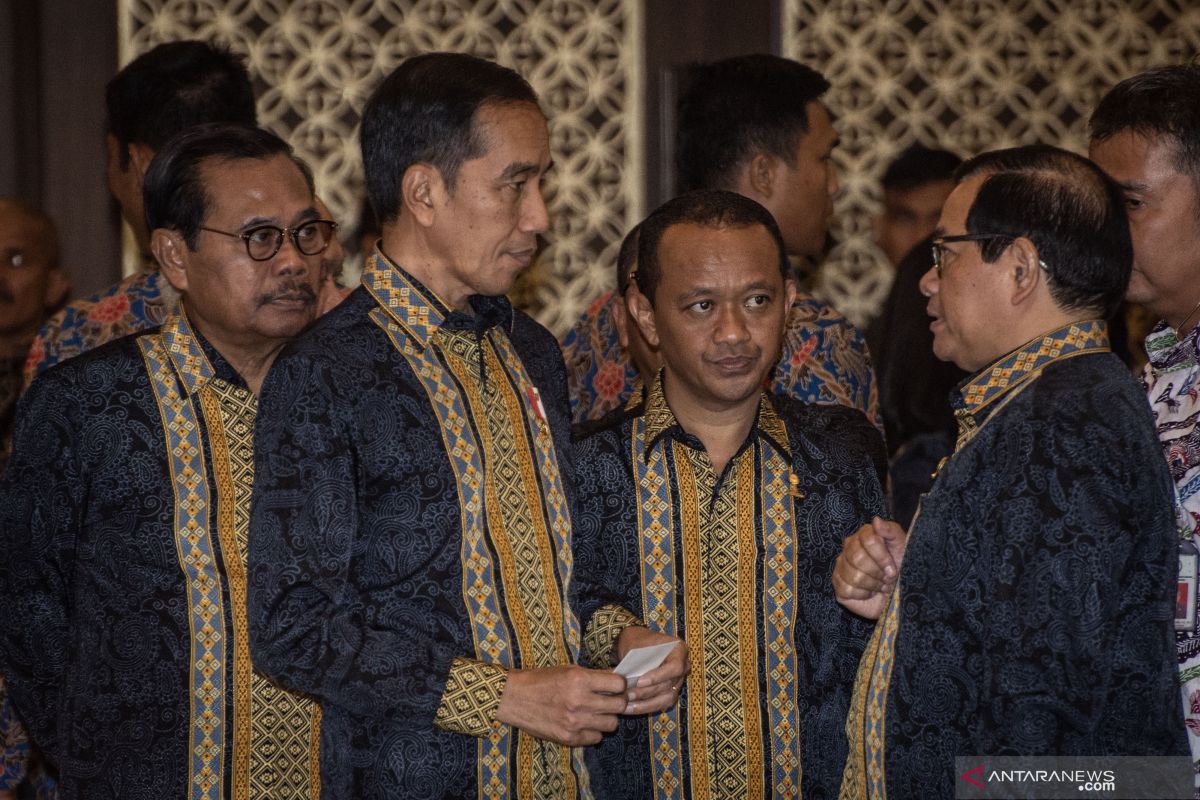Jokowi nyatakan pemerintah bertarung dengan DPR bahas RUU KPK
