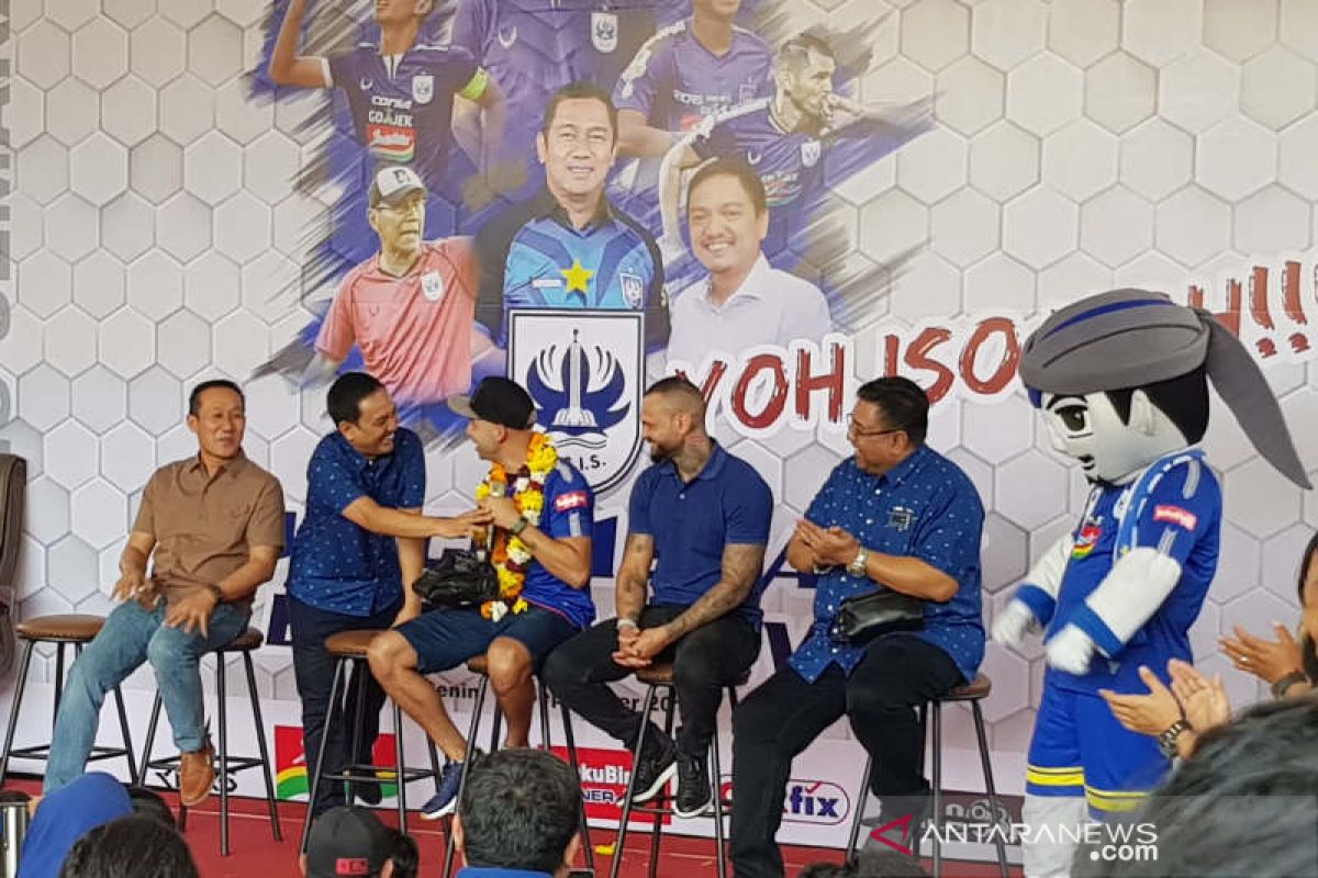 PSIS kenalkan Bruno Silva di Balai Kota Semarang