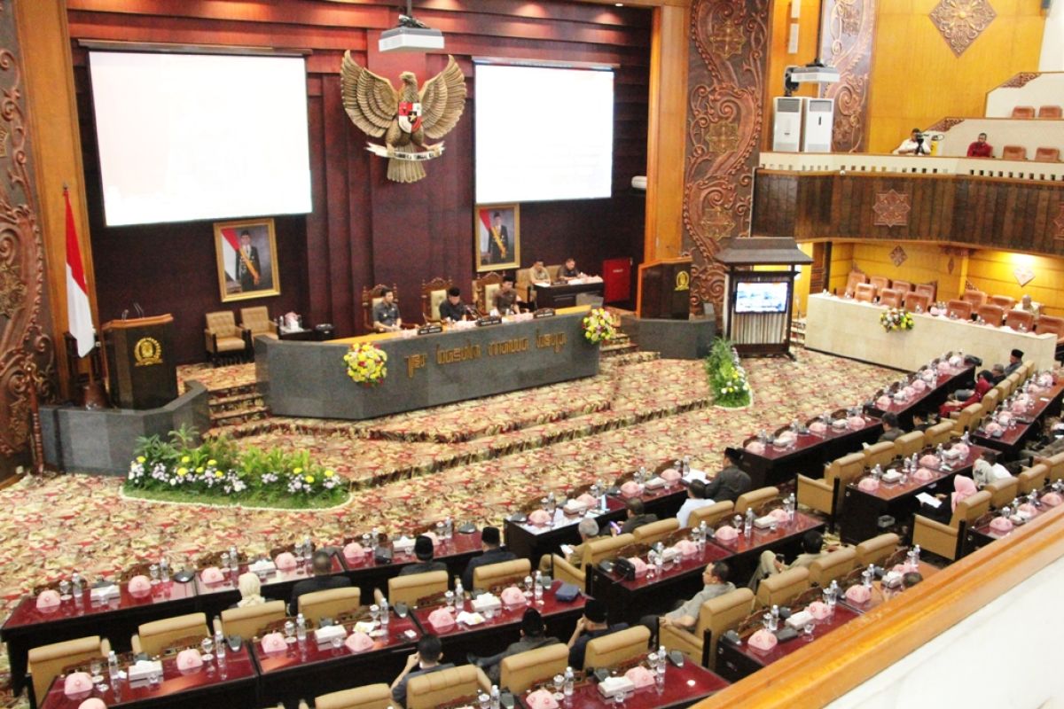 Kusnadi ditetapkan sebagai Ketua DPRD Jatim 2019-2024