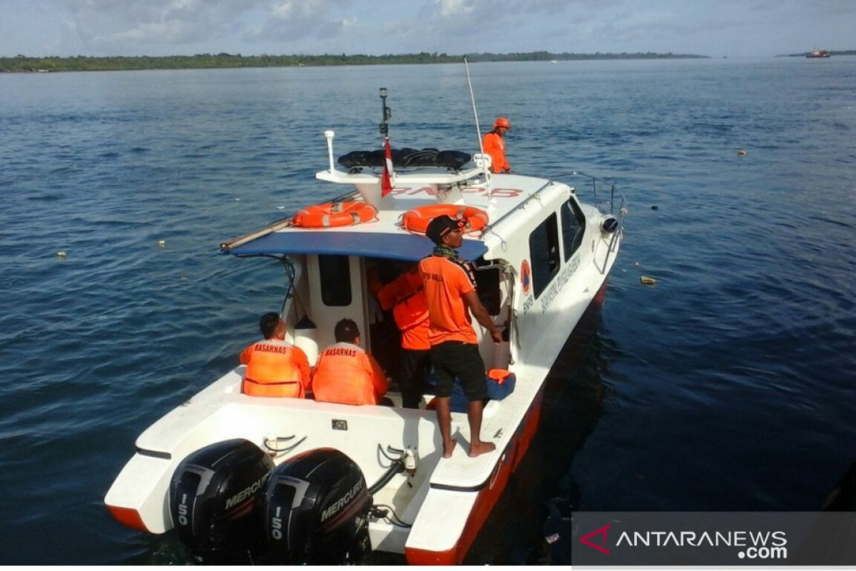 Tim SAR gabungan cari tiga ABK terjatuh di laut Aru