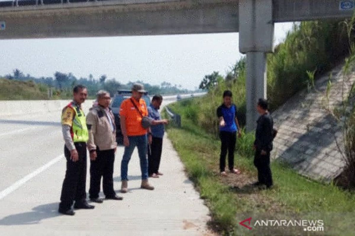 Polisi telusuri penemuan mayat di tol Bocimi