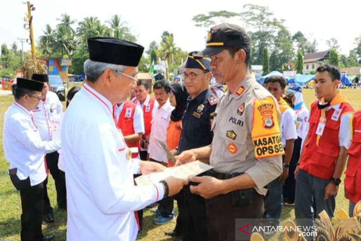 Bupati Lutim harap relawan PMI Jadi teladan bagi Masyarakat