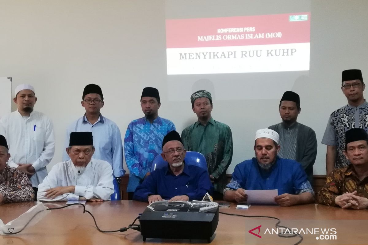 Masyarakat berhak laporkan perbuatan zina