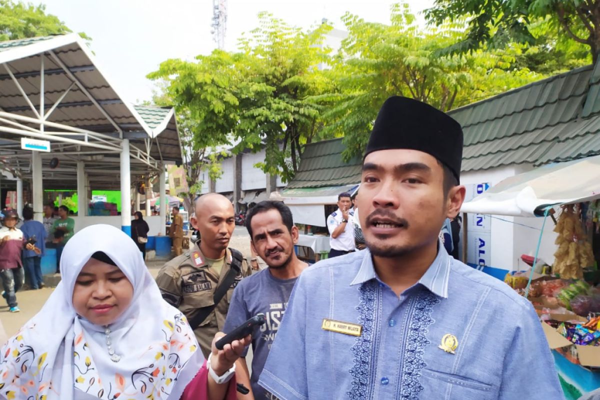 DPRD Banjarmasin tinjau bangunan liar di terminal Antasari