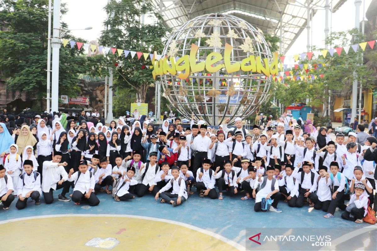 Jungleland gratiskan 37 wahana untuk ribuan anak yatim di Bogor