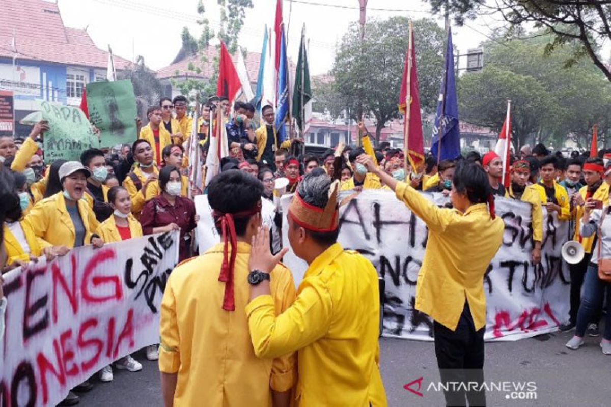 Kalteng darurat asap, mahasiswa minta Jokowi datang