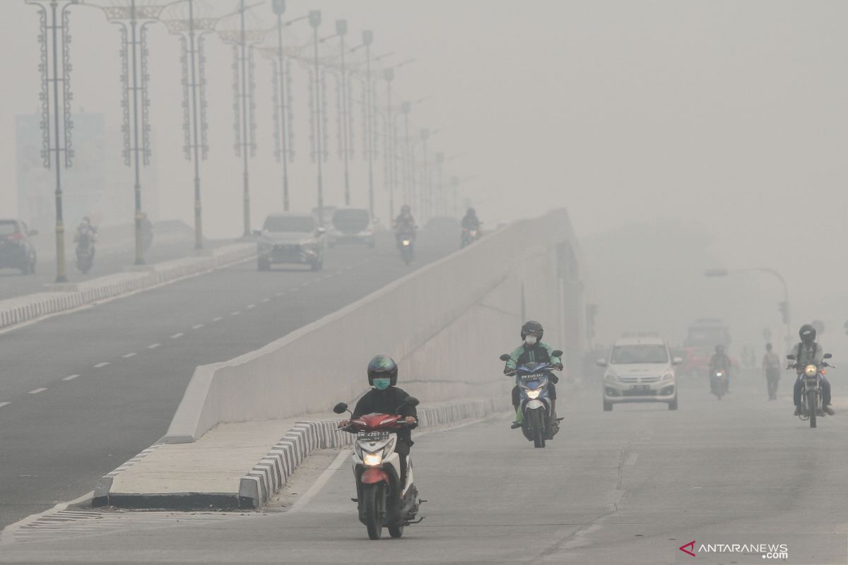 Pengendara diimbau nyalakan lampu kendaraan di jalan berkabut asap