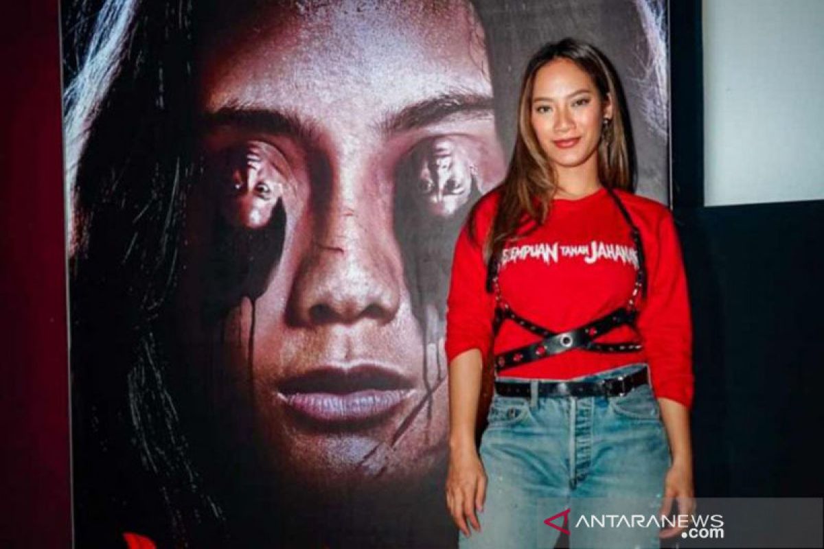 Tara Basro 'malas' sendirian di lokasi syuting 'Perempuan Tanah Jahanam'