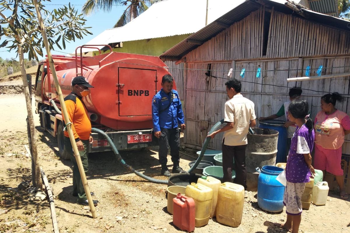 Pemkab Gorontalo terus salurkan bantuan air bersih ke warga