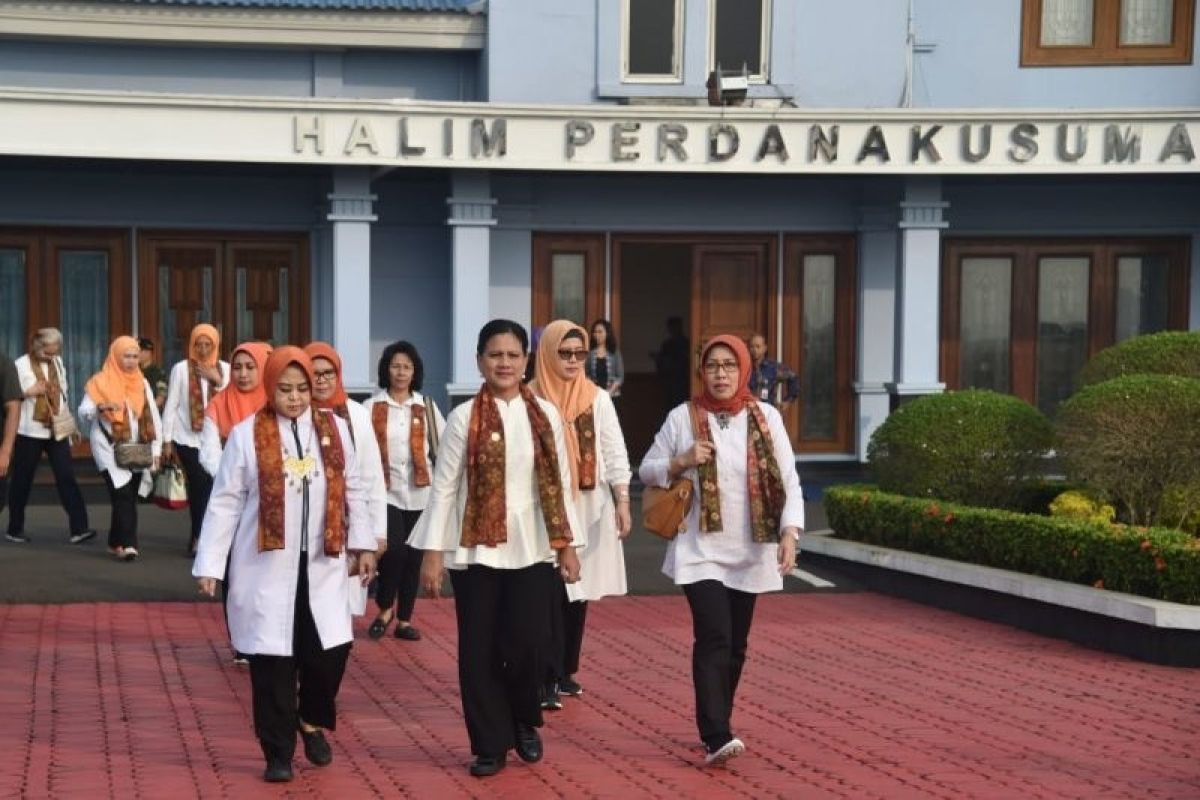 Ibu Negara Iriana Joko Widodo sosialisasi bahaya narkoba di Palembang