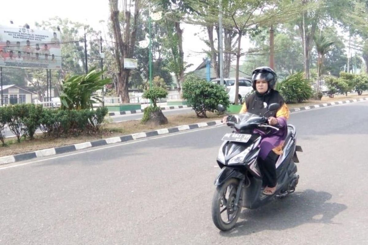 Kendati kabut asap sejumlah pengendara motor di Jambi  tanpa masker