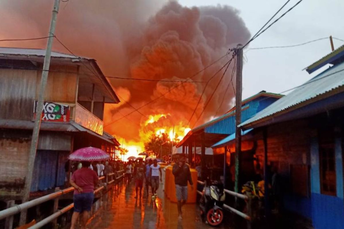 Bupati Asmat: Korban kebakaran mengungsi ke rumah ibadah