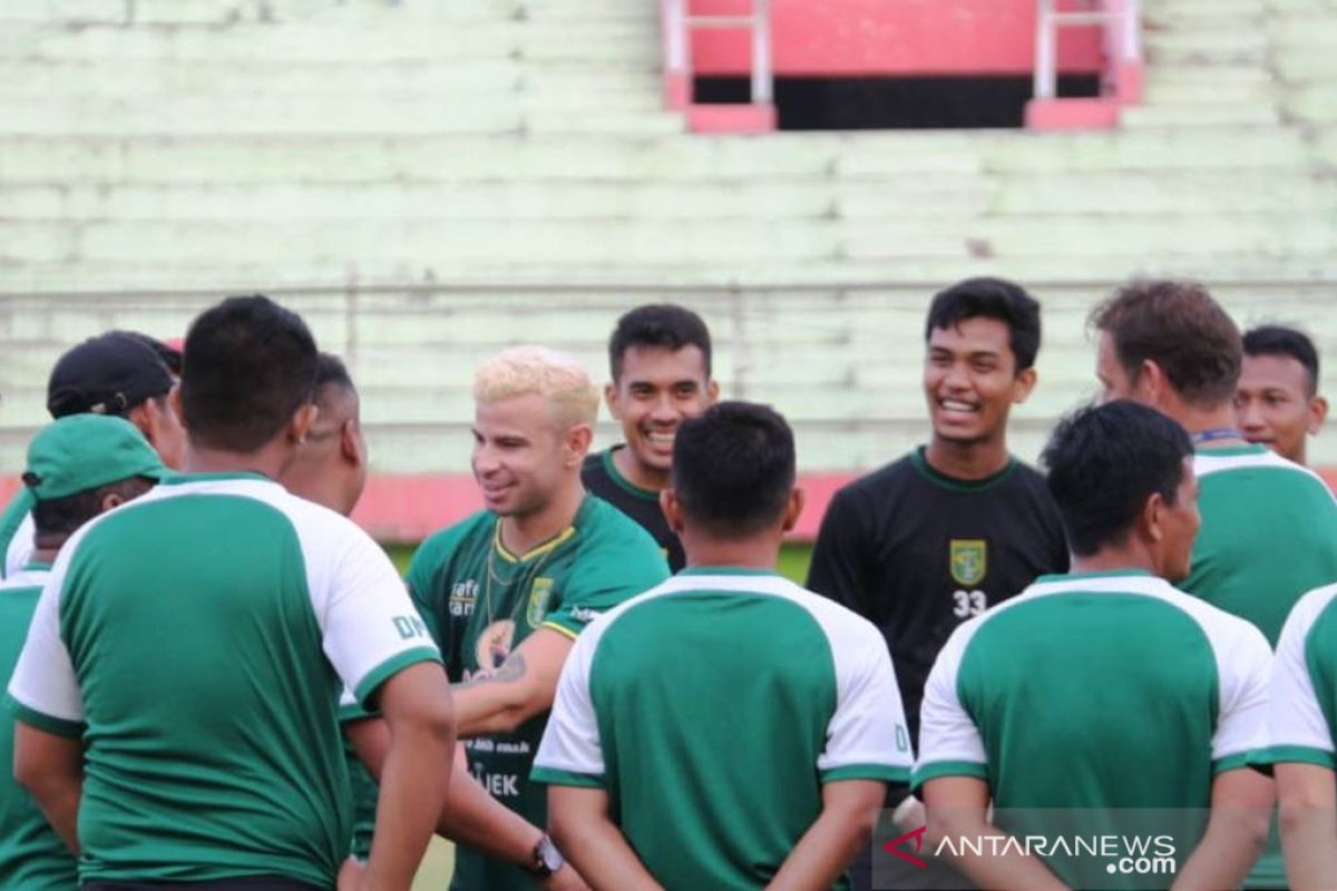 Wolfgang Pikal antar Campos lawan PSIS Semarang