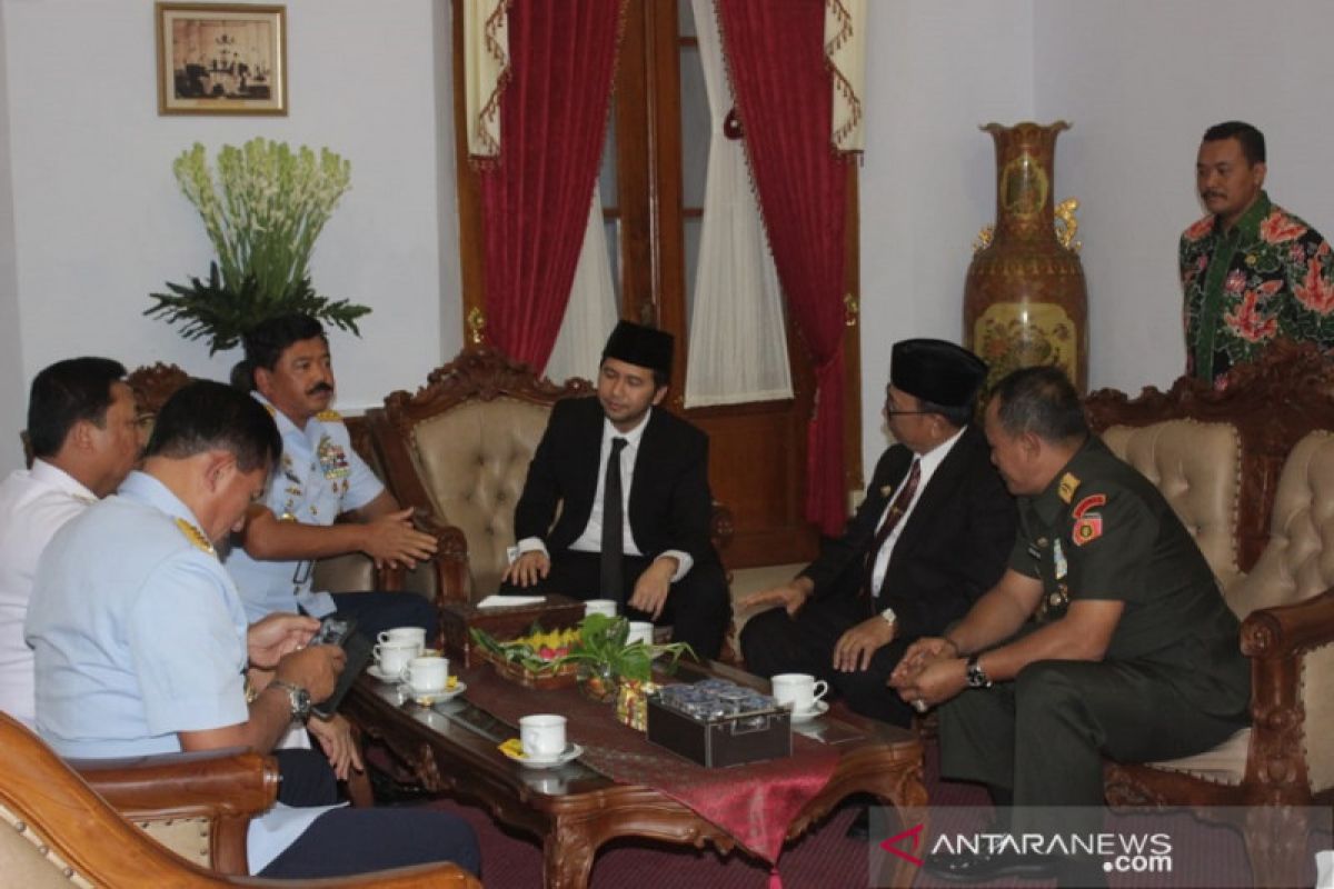 Panglima TNI ziarah ke makam Bung Karno dan Gus Dur