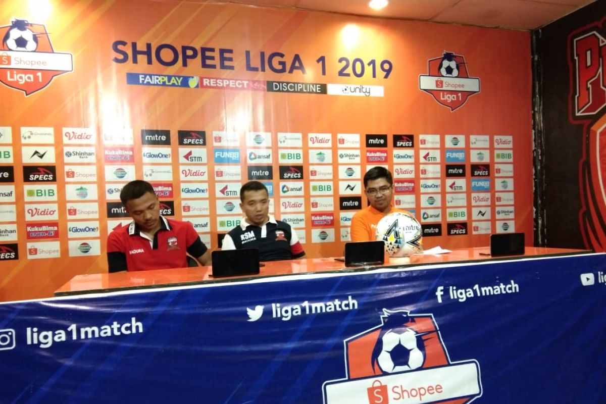 Kalah dari Borneo FC, pelatih Madura United pelit berkomentar