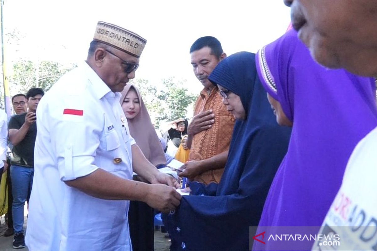 Pemprov Gorontalo salurkan bantuan BAZNAS untuk pangan di Paguyaman