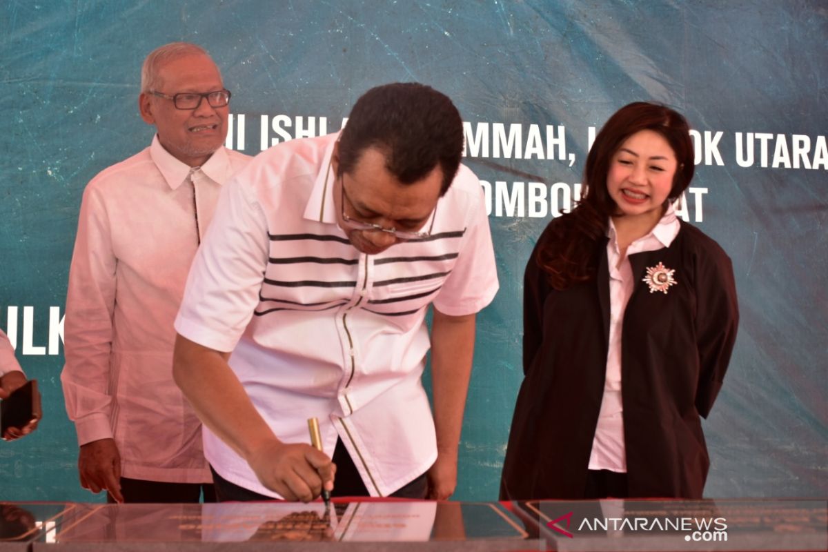 Gubernur NTB meresmikan enam sekolah bantuan media nasional