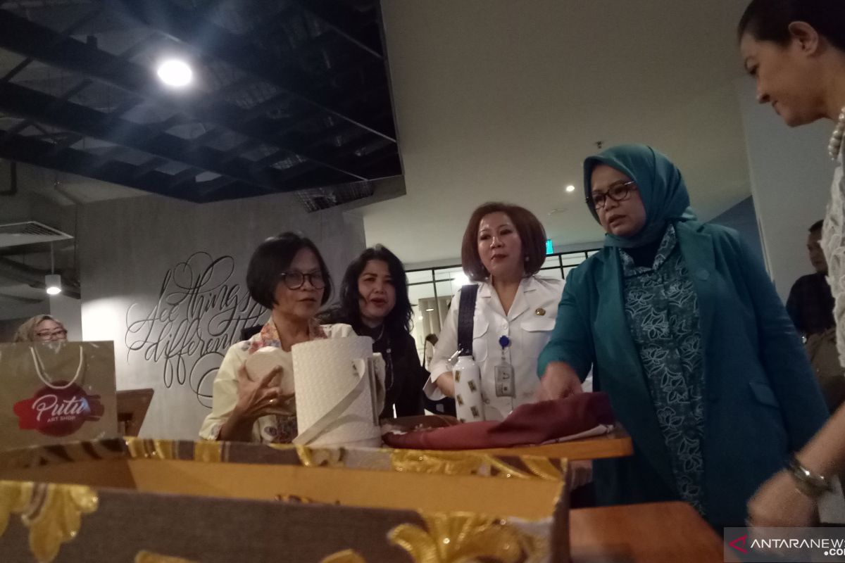 Dekranasda DKI gelar pameran suvenir di Jakarta Creative Hub