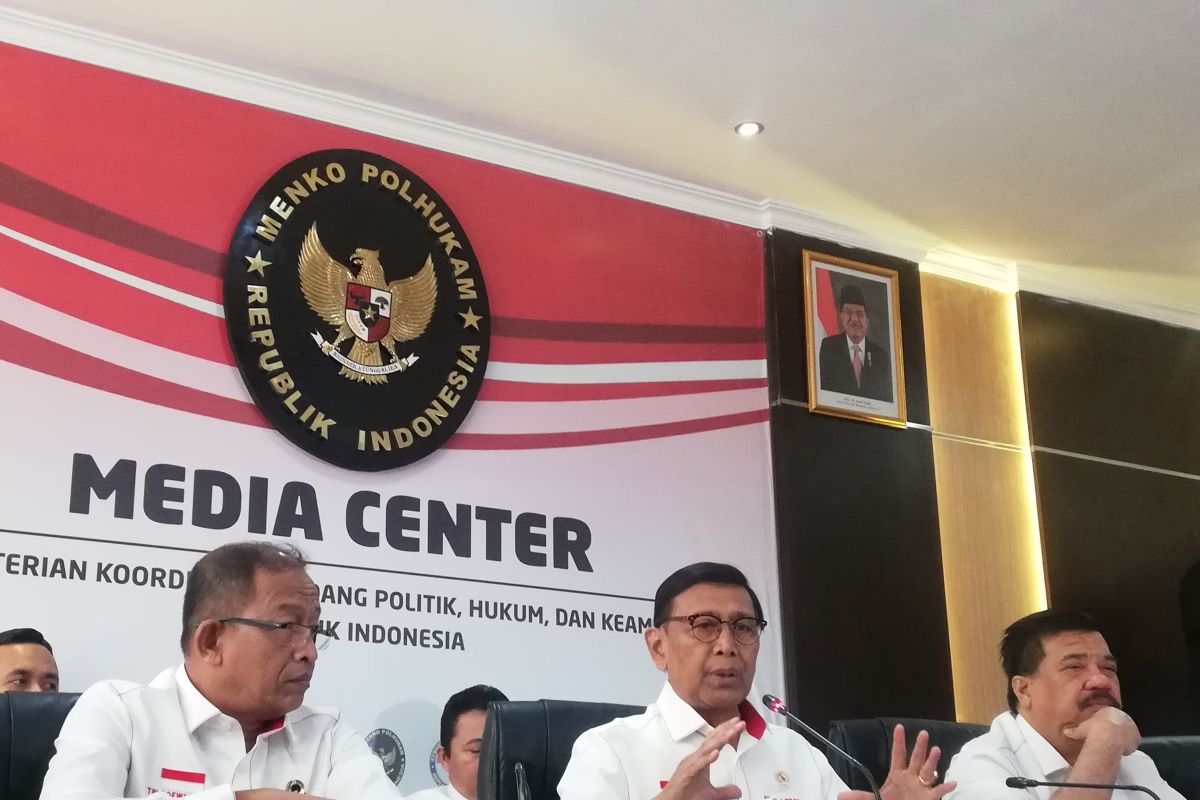 Wiranto pastikan titik api karhutla banyak berkurang