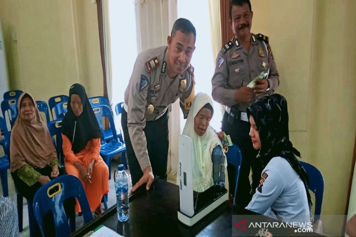 Donor darah dan pemeriksaan kesehatan warnai HUT Satlantas di Madina