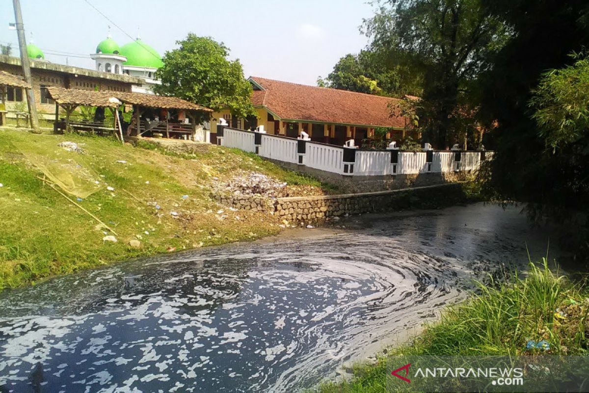 Anggota DPRD Jabar desak proses hukum perusahaan nakal yang cemari sungai