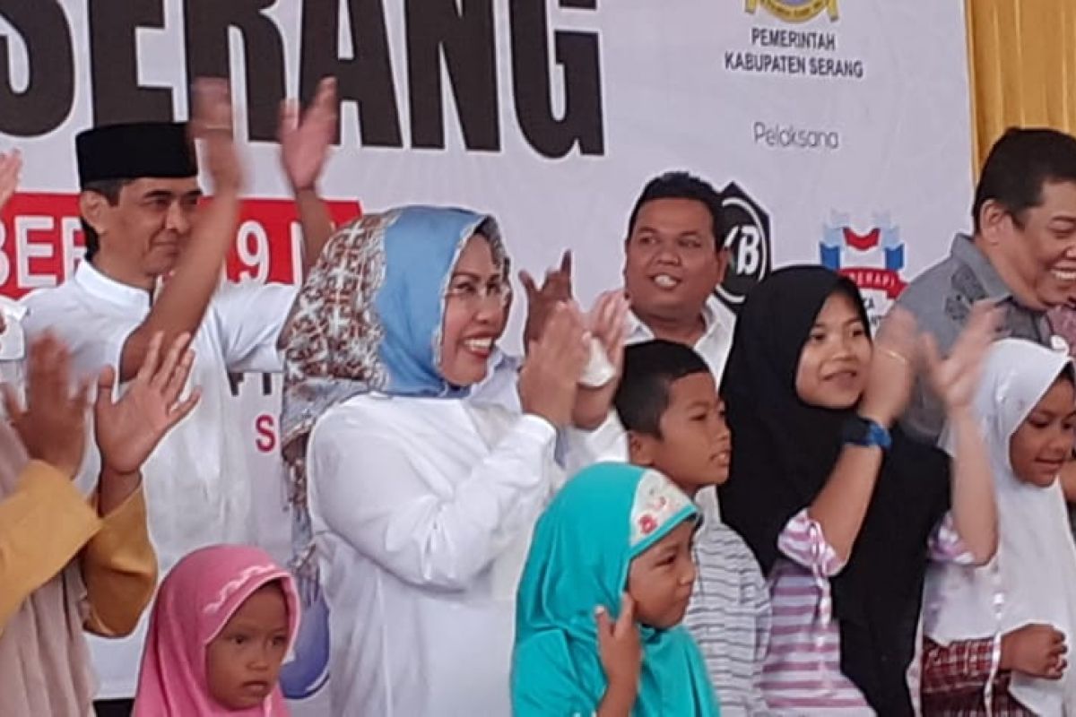 Bupati Serang fasilitasi anak yatim bermain di lingkungan Pemda