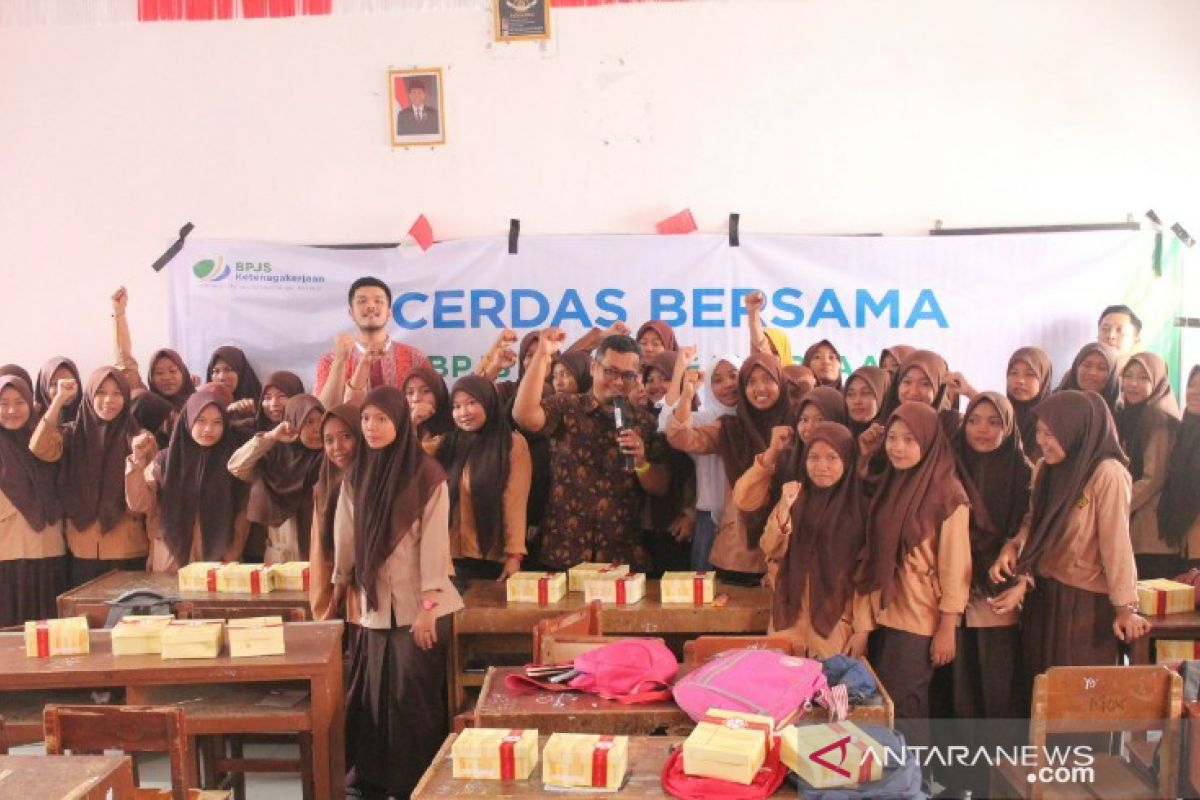 BPJS Ketenagakerjaan Pematangsiantar kunjungan edukasi ke SMK UISU