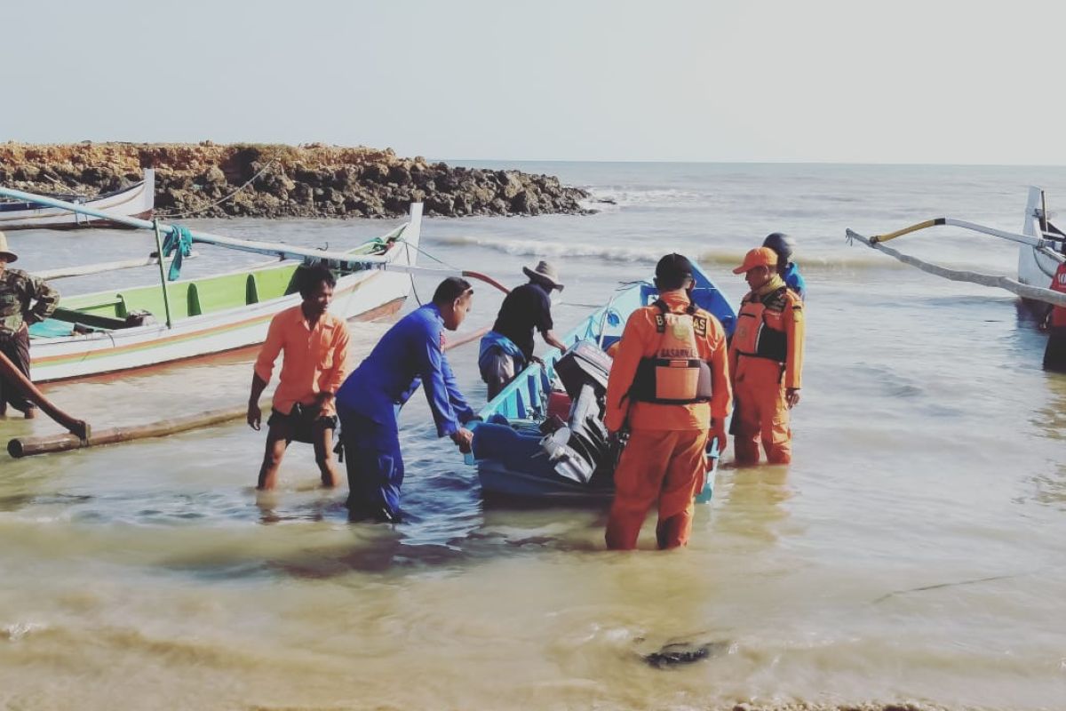 Pencarian nelayan hilang terganggu cuaca buruk