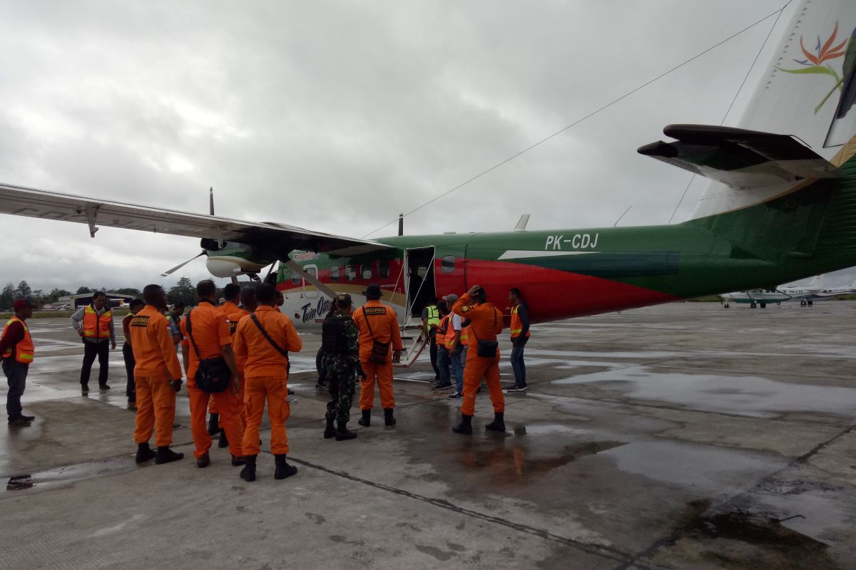 Pesawat twin otter hilang kontak di Papua belum ditemukan