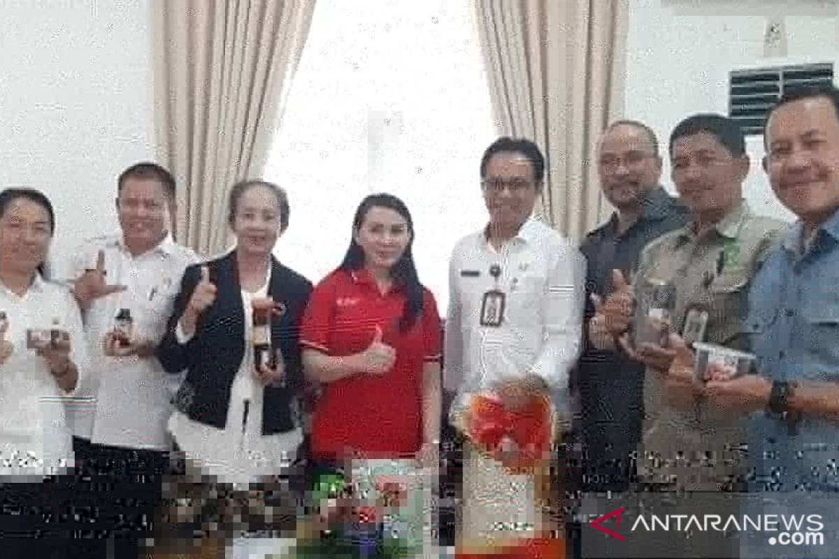 Distan Kalbar dan Landak promosikan beras lokal