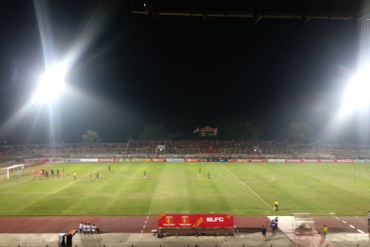 Penalti Badak Lampung kecewakan Mario Gomes