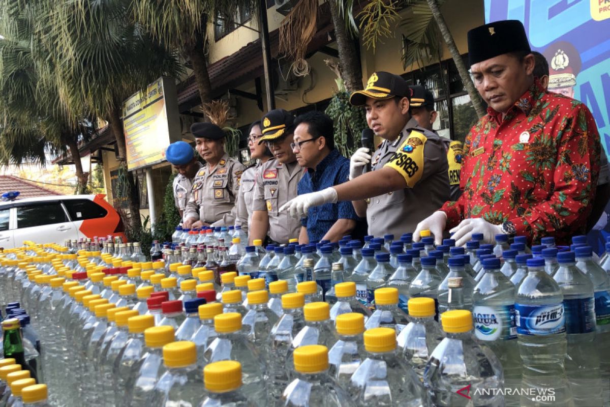 Polres Malang Kota amankan ribuan botol minuman keras