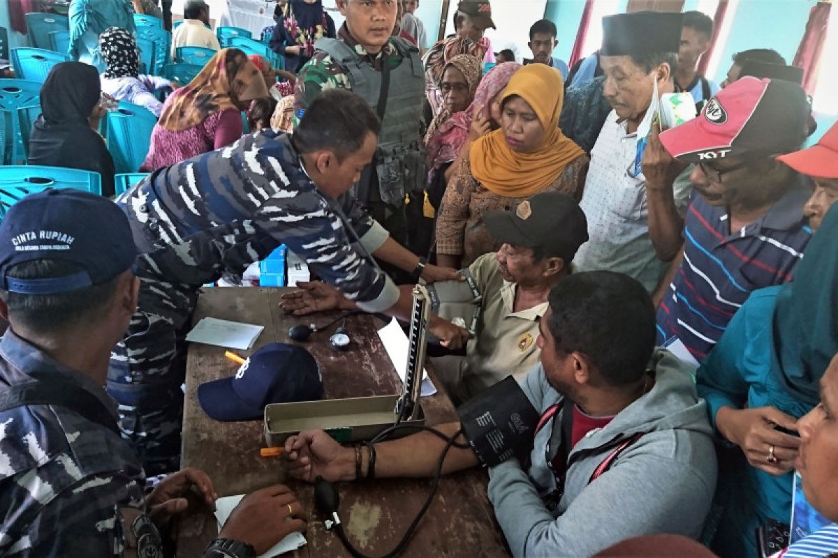 BI Maluku tukar uang dan pengobatan gratis di Waesama