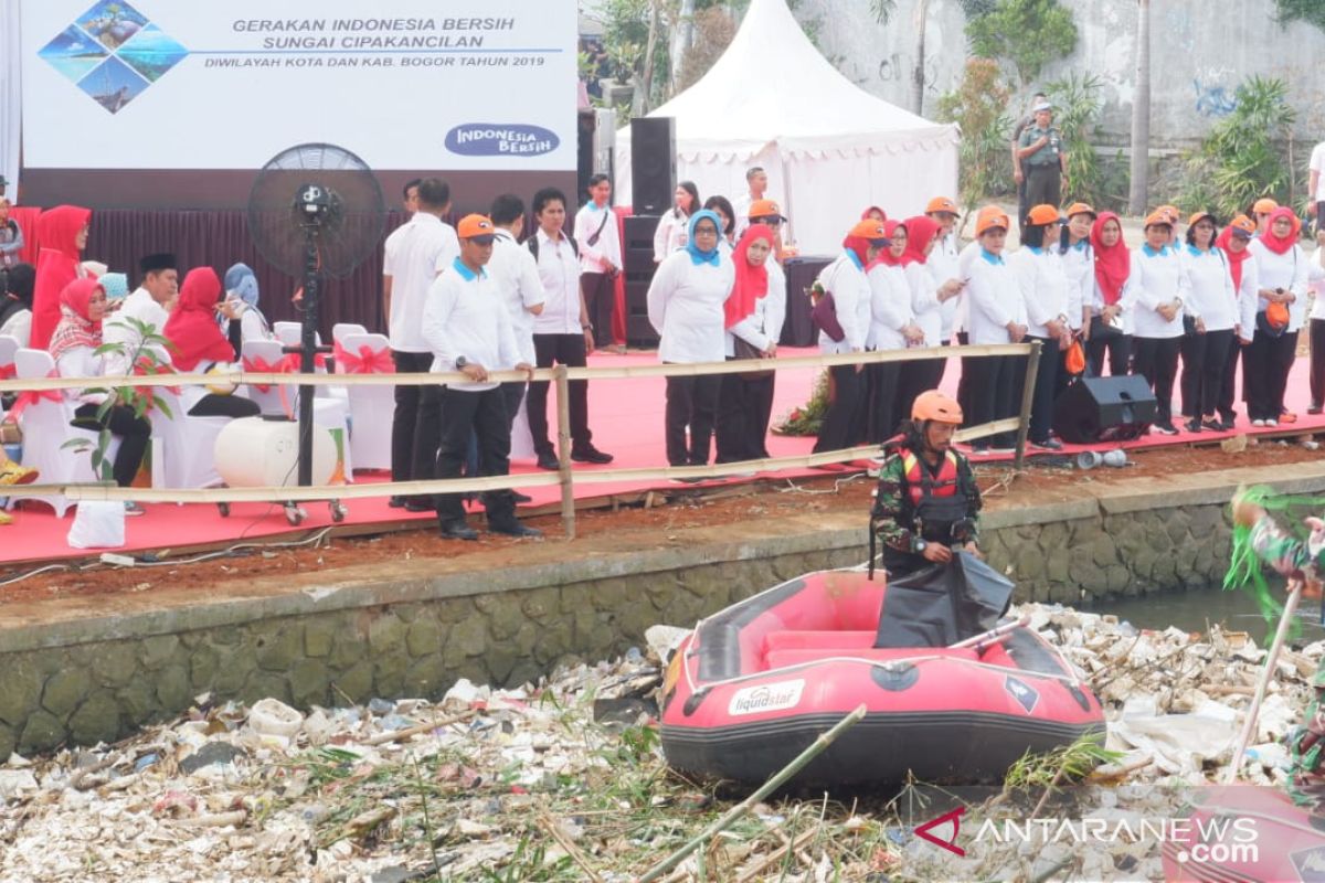 Didatangi Iriana Jokowi, bantaran Sungai Cipakancilan akan jadi taman