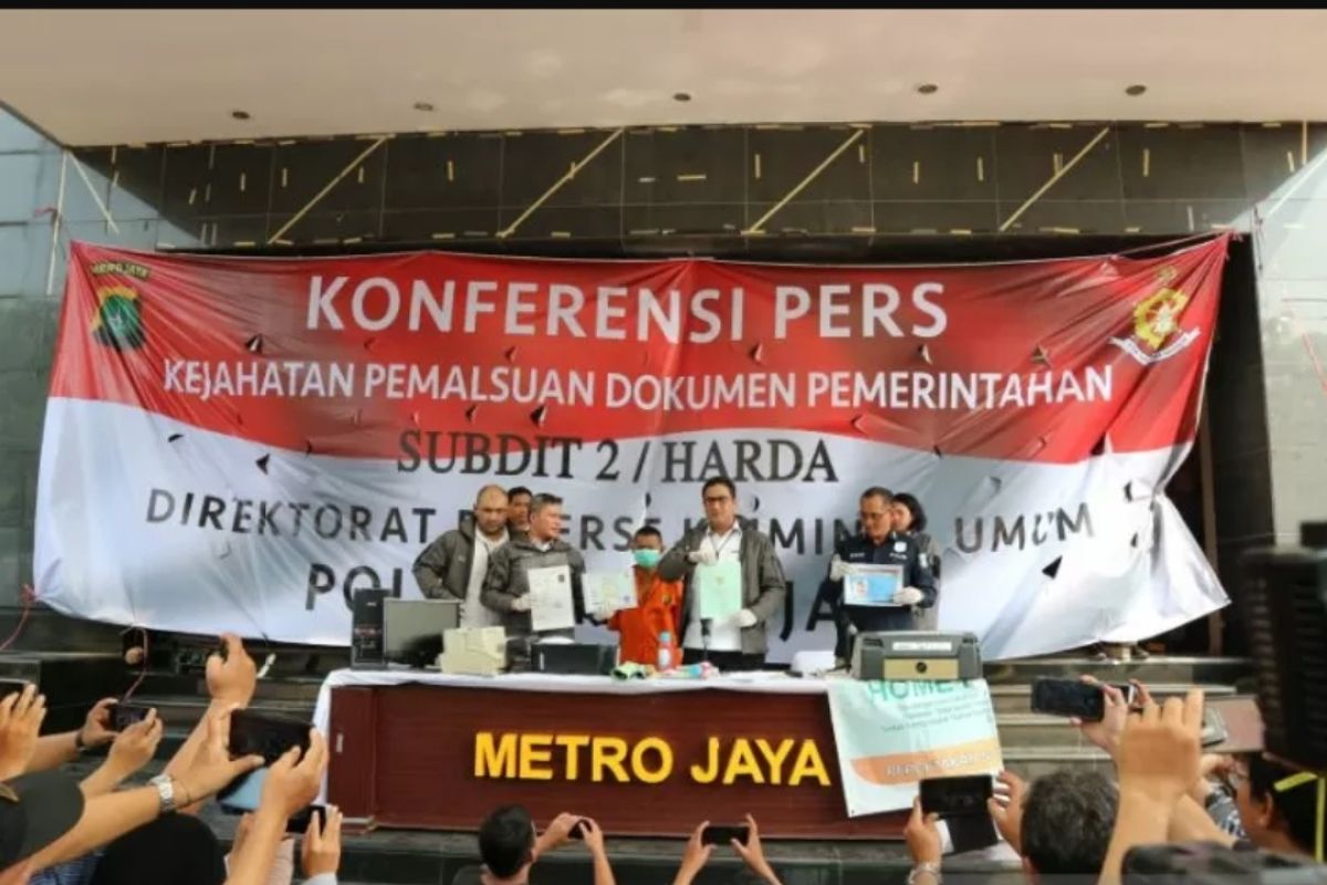 Polda Metro Jaya tangkap pemalsu surat berharga dan dokumen negara