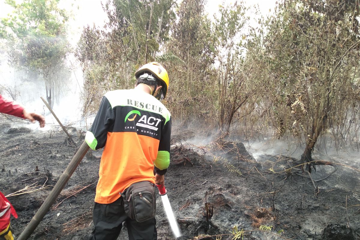 Karhutla Riau - ACT dan MRI turun padamkan api di Rimbo Panjang