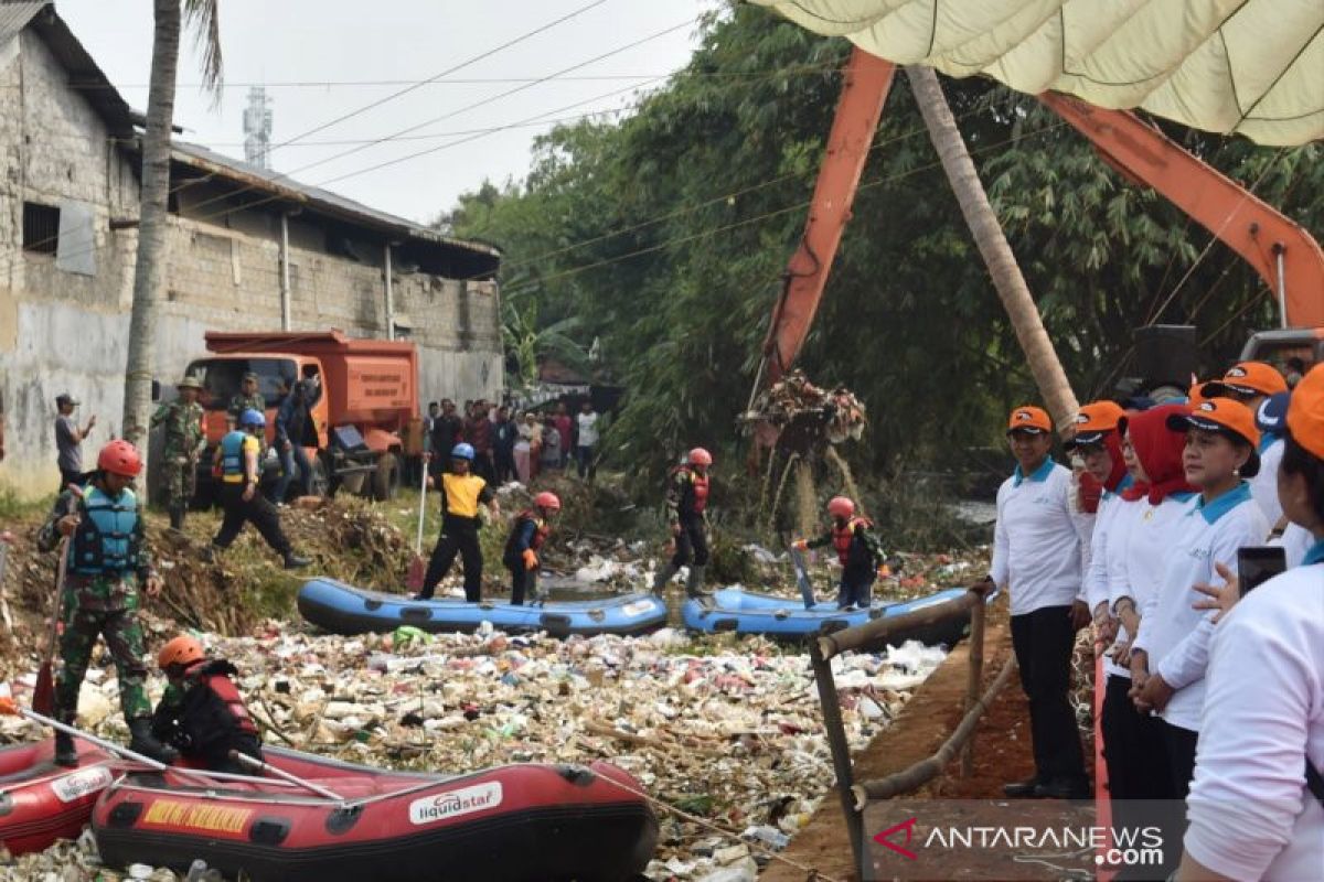 Ibu Negara arahkan sampah didaur ulang