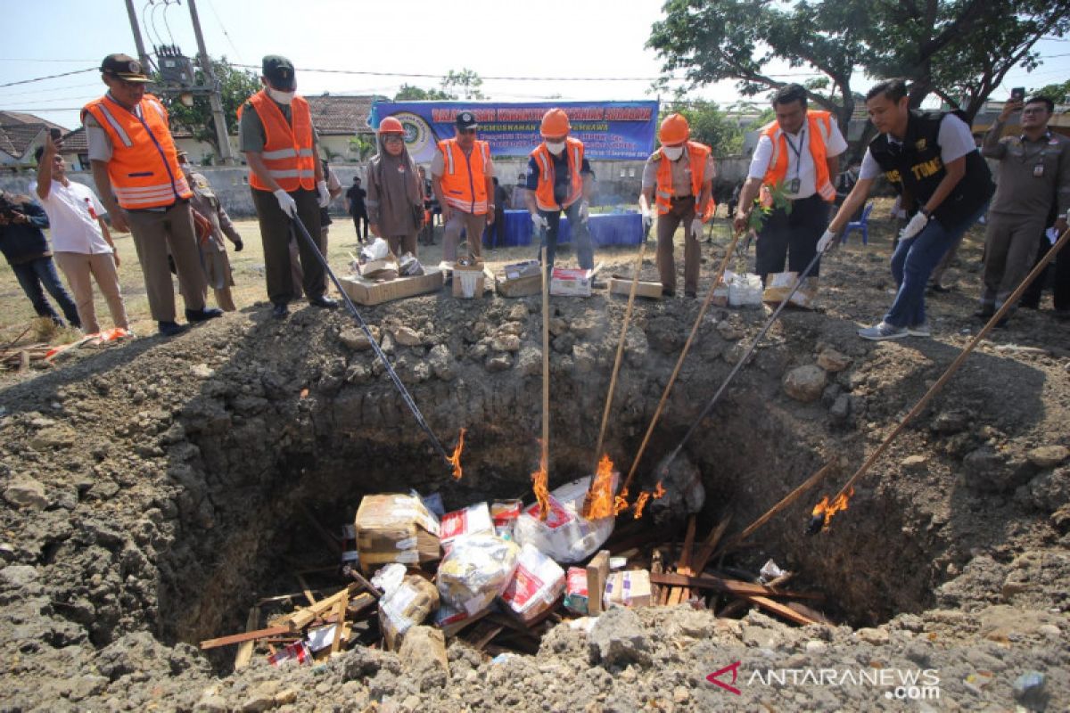 Balai Karantina musnahkan puluhan kilogram benih berbahaya dari luar negeri