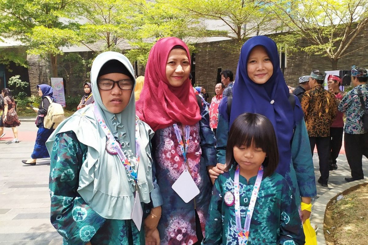 Penyandang disabilitas berkompetisi di FLS2N Lampung