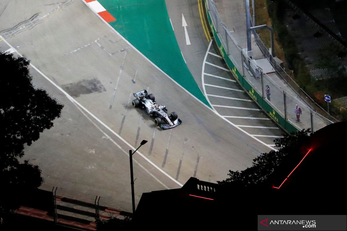 Hamilton ungguli Verstappen di FP2 GP  Singapura