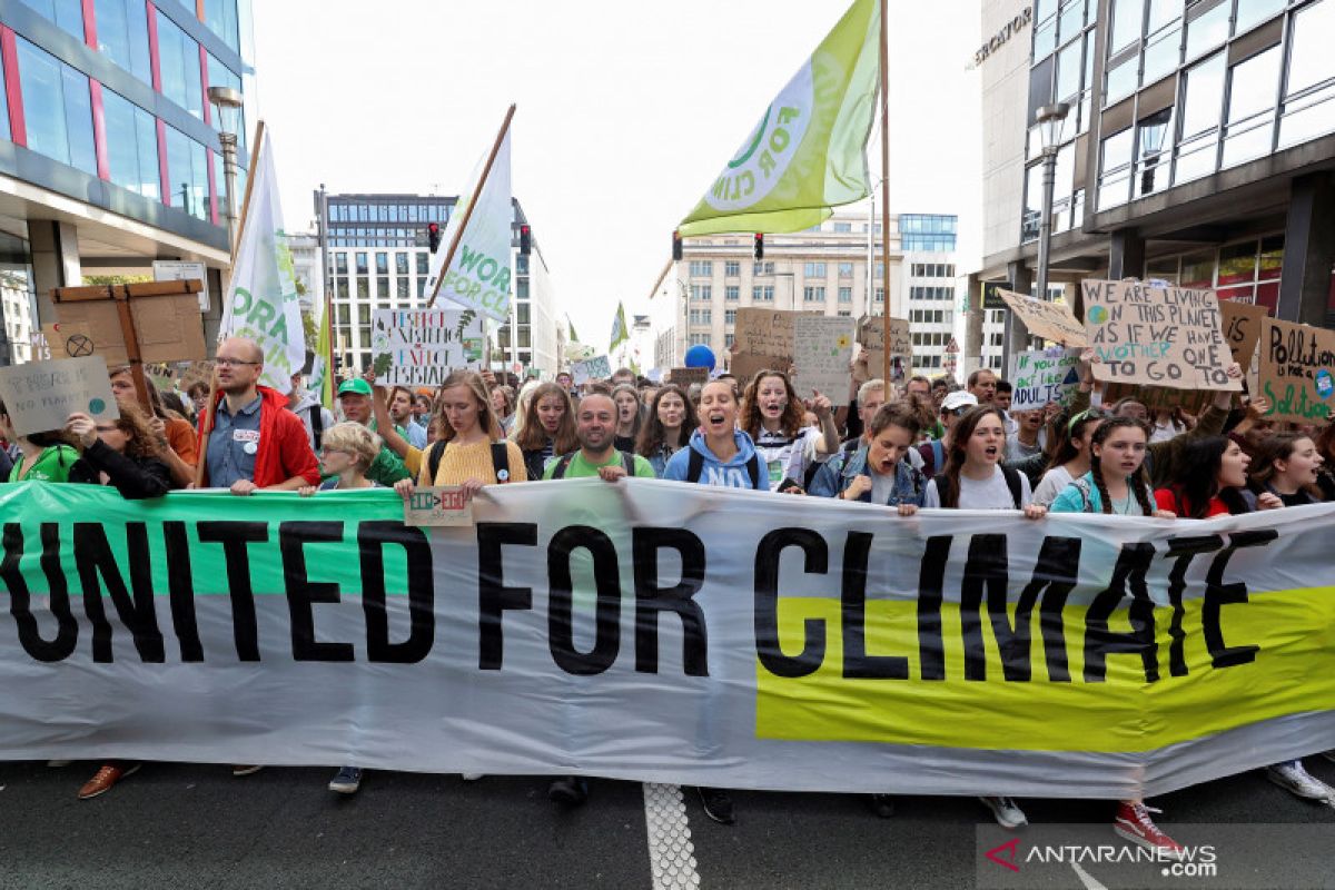Ribuan orang di Brussels gelar aksi damai perubahan iklim