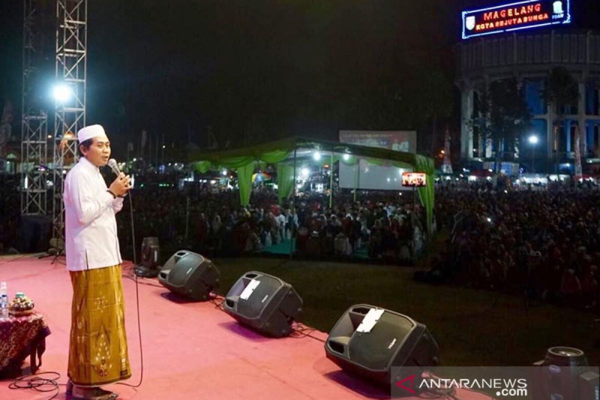 Puluhan ribu warga ikuti tabligh akbar di Alun-Alun Magelang